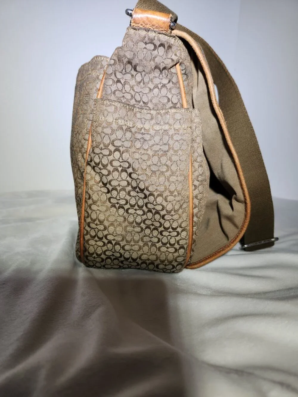 COACH Hudson XL Messenger/computer/travel bag signature C with vachetta leather